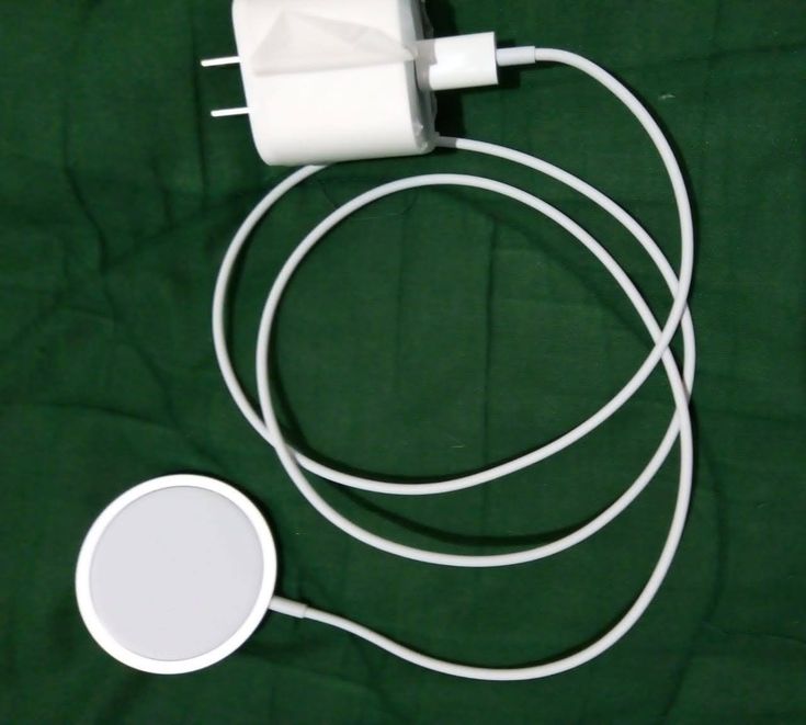 Apple_@MagSafe Charger
